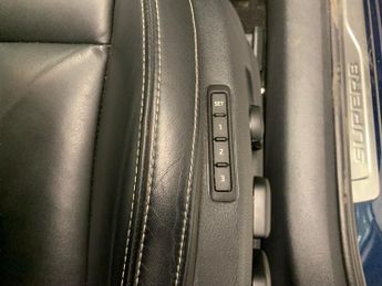Skoda Superb 1.4 TSI iV 13kWh SE Technology Plug-in DSG (218 ps) - DRIVER MEM