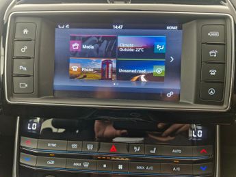 Jaguar XE 2.0d R-Sport (180 ps) - BLUETOOTH - SPEED LIMIT RECOG - CLIMATE 