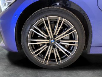 BMW 3 Series 2.0 330e 12kWh M Sport Plug-in (292 ps) - REVERSE CAM - HEATED S