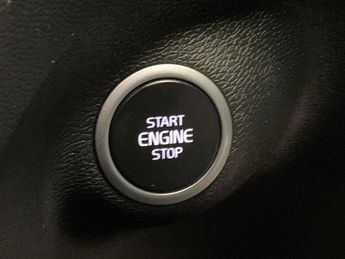 Volvo XC40 1.5h T5 Twin Engine Recharge 10.7kWh R-Design Plug-in (262 ps) -