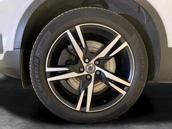 Volvo XC40 1.5h T5 Twin Engine Recharge 10.7kWh R-Design Plug-in (262 ps) -