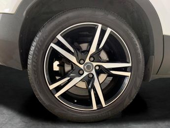 Volvo XC40 1.5h T5 Twin Engine Recharge 10.7kWh R-Design Plug-in (262 ps) -