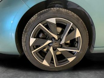 Peugeot 308 SW 1.5 BlueHDi Allure Premium EAT (130 ps) - SPEED LIMIT RECOG - HA