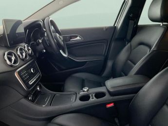 Mercedes-Benz GLA 1.6 GLA200 Sport (Executive) 7G-DCT (156 ps) - BLUETOOTH - DRIVI
