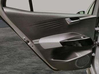 Volkswagen ID.3 Pure Performance 45kWh Life (150 ps) - PARK SENSORS - DAB