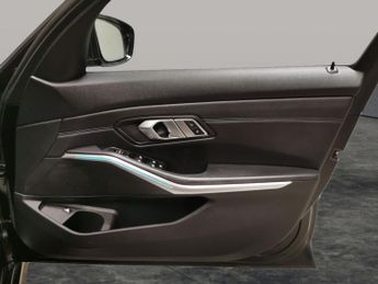 BMW 3 Series 2.0 330e 12kWh Sport Pro Plug-in (292 ps) - BMW SPORT AUTO - BLU