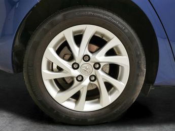 Toyota Auris 1.8 VVT-h Icon Tech CVT (136 ps) - BLUETOOTH - CRUISE - DRIVING 