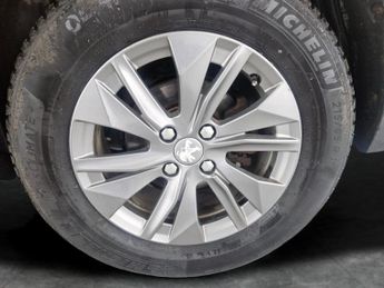 Peugeot E-2008 50kWh Active Premium (136 ps) - AIR CON - DAB - USB AUDIO