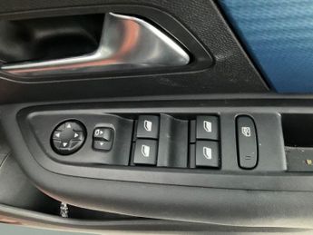 Citroen e-C4 50kWh Sense Plus (11kW Charger) (136 ps) - CLIMATE CONTROL - DRI
