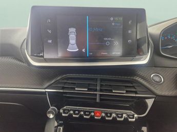 Peugeot E-2008 50kWh Active Premium (136 ps) - AIR CON - DAB - USB AUDIO