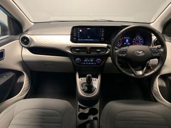 Hyundai i10 1.0 Premium (67 ps) - HEATED STEERING - LANE DEPARTURE  - BLUETO