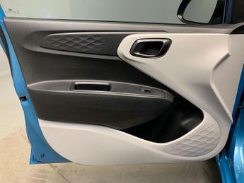 Hyundai i10 1.0 Premium (67 ps) - HEATED STEERING - LANE DEPARTURE  - BLUETO