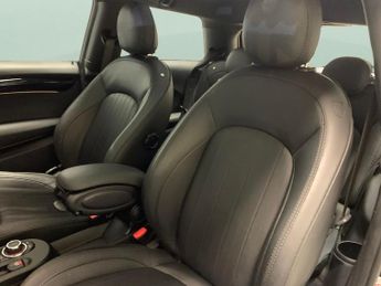 Mini Electric Hatch Cooper SE 32.6kWh Level 3 (184 ps) - AUTO PARK - LED - REVERSE C