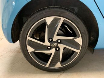 Hyundai i10 1.0 Premium (67 ps) - HEATED STEERING - LANE DEPARTURE  - BLUETO
