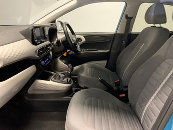 Hyundai i10 1.0 Premium (67 ps) - HEATED STEERING - LANE DEPARTURE  - BLUETO
