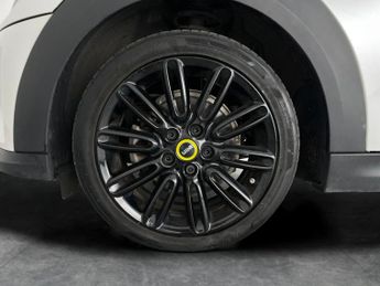 Mini Electric Hatch Cooper SE 32.6kWh Level 2 (184 ps) - INTERIOR LIGHT PACK - NAVIG
