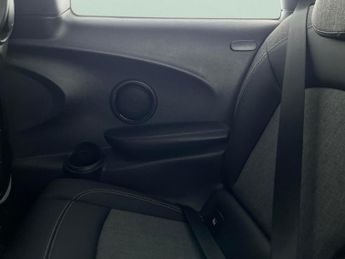 Mini Electric Hatch Cooper SE 32.6kWh Level 2 (184 ps) - INTERIOR LIGHT PACK - NAVIG