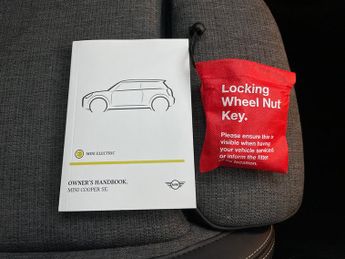 Mini Electric Hatch Cooper SE 32.6kWh Level 2 (184 ps) - INTERIOR LIGHT PACK - NAVIG