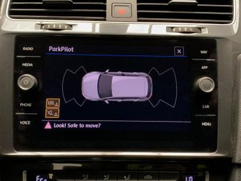 Volkswagen E-golf 35.8kWh e-Golf (136 ps) - LED - BLUETOOTH - PARK SENSORS