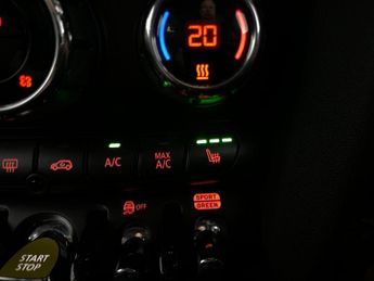 Mini Electric Hatch Cooper SE 32.6kWh Level 2 (184 ps) - INTERIOR LIGHT PACK - NAVIG