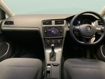 Volkswagen E-golf 35.8kWh e-Golf (136 ps) - LED - BLUETOOTH - PARK SENSORS