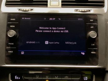 Volkswagen E-golf 35.8kWh e-Golf (136 ps) - LED - BLUETOOTH - PARK SENSORS