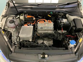 Volkswagen E-golf 35.8kWh e-Golf (136 ps) - LED - BLUETOOTH - PARK SENSORS