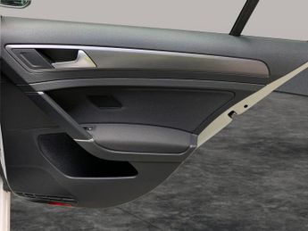 Volkswagen E-golf 35.8kWh e-Golf (136 ps) - LED - BLUETOOTH - PARK SENSORS