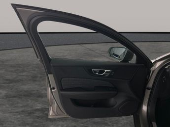 Volvo V60 2.0 B4 MHEV Momentum (197 ps) - LANE DEPARTURE  - B PILLAR VENTI