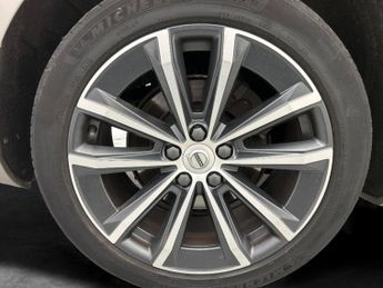Volvo V60 2.0 B4 MHEV Momentum (197 ps) - LANE DEPARTURE  - B PILLAR VENTI