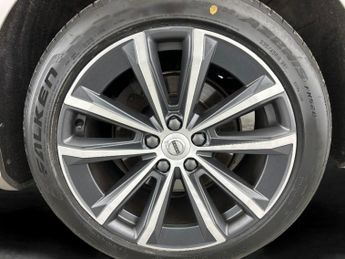 Volvo V60 2.0 B4 MHEV Momentum (197 ps) - LANE DEPARTURE  - B PILLAR VENTI