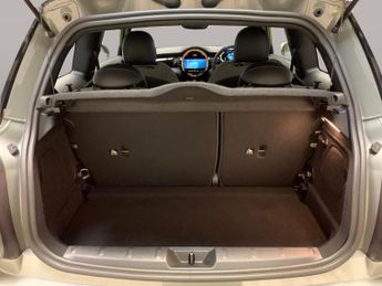 Mini Electric Hatch Cooper SE 32.6kWh Level 2 (184 ps) - NAV - INTERIOR LIGHT PACK