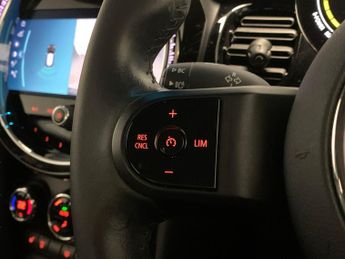 Mini Electric Hatch Cooper SE 32.6kWh Level 2 (184 ps) - NAV - INTERIOR LIGHT PACK