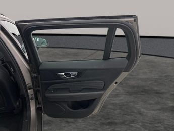 Volvo V60 2.0 B4 MHEV Momentum (197 ps) - LANE DEPARTURE  - B PILLAR VENTI