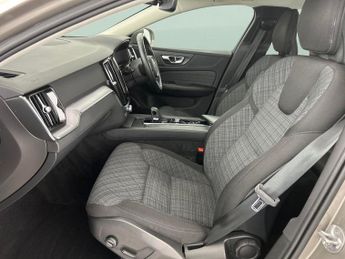 Volvo V60 2.0 B4 MHEV Momentum (197 ps) - LANE DEPARTURE  - B PILLAR VENTI