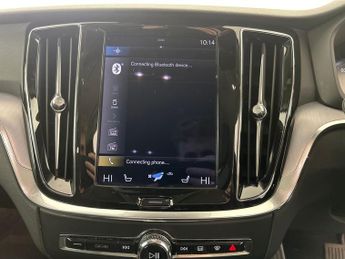 Volvo V60 2.0 B4 MHEV Momentum (197 ps) - LANE DEPARTURE  - B PILLAR VENTI
