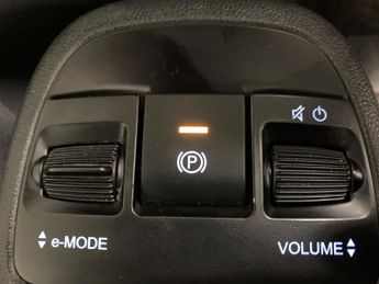 Fiat 500e 42kWh Icon (118 ps) - KEYLESS START - DAB - USB AUDIO