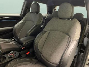 Mini Electric Hatch Cooper SE 32.6kWh Level 2 (184 ps) - NAV - INTERIOR LIGHT PACK