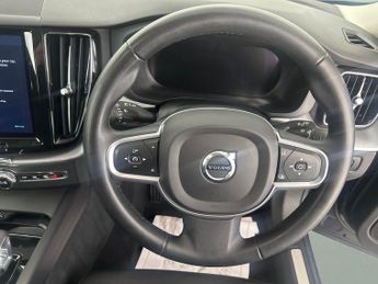 Volvo XC60 2.0 B4 MHEV Momentum AWD (197 ps) - BLUETOOTH - KEYLESS START