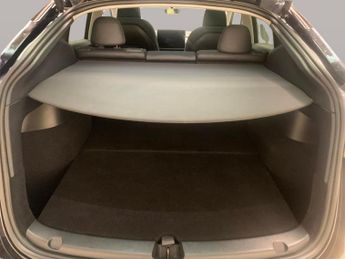 Tesla Model Y (Dual Motor) Long Range 4WDE (384 bhp) - REVERSE CAM - NAV - LEA