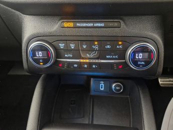 Ford Focus 1.5 EcoBlue ST-Line X (120 ps) - BLUETOOTH - PADDLE SHIFT - PARK