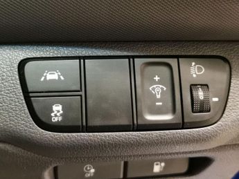 Hyundai Ioniq 38.3kWh Premium (136 ps) - REVERSE CAM - NAV - HEATED SEATS