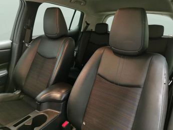 Nissan Leaf 40kWh N-Connecta (150 ps) - 17IN ALLOYS - AIR CON - KEYLESS STAR