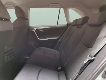 Toyota RAV4 2.5 VVT-h GPF Design CVT (218 ps) - LED - REVERSE CAM - NAV