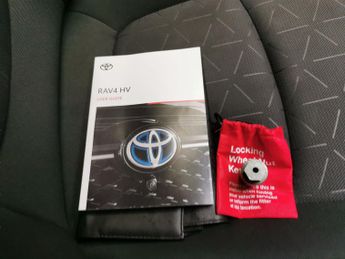 Toyota RAV4 2.5 VVT-h GPF Design CVT (218 ps) - LED - REVERSE CAM - NAV
