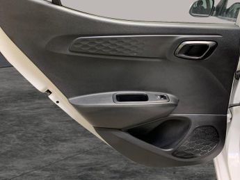 Hyundai i10 1.2 SE Connect (84 ps) - BLUETOOTH - AIR CON - DAB