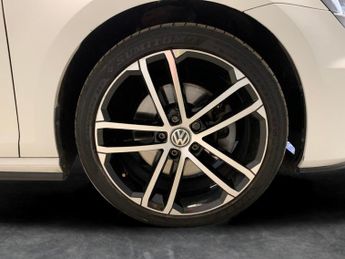 Volkswagen Golf 2.0 TDI BlueMotion Tech GTD DSG (184 ps) - BLUETOOTH - PADDLE SH