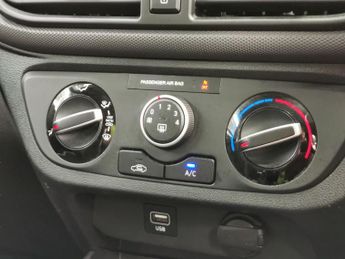 Hyundai i10 1.2 SE Connect (84 ps) - BLUETOOTH - AIR CON - DAB