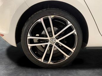 Volkswagen Golf 2.0 TDI BlueMotion Tech GTD DSG (184 ps) - BLUETOOTH - PADDLE SH