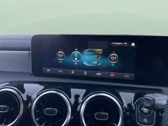 Mercedes-Benz CLA 2.0 CLA220 AMG Line Coupe 7G-DCT (190 ps) - HEATED SEATS - NAV